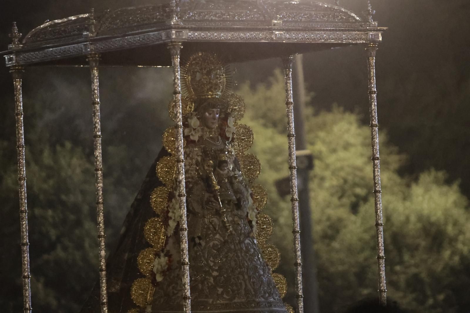 La Virgen del Rocio por la aldea almonteña