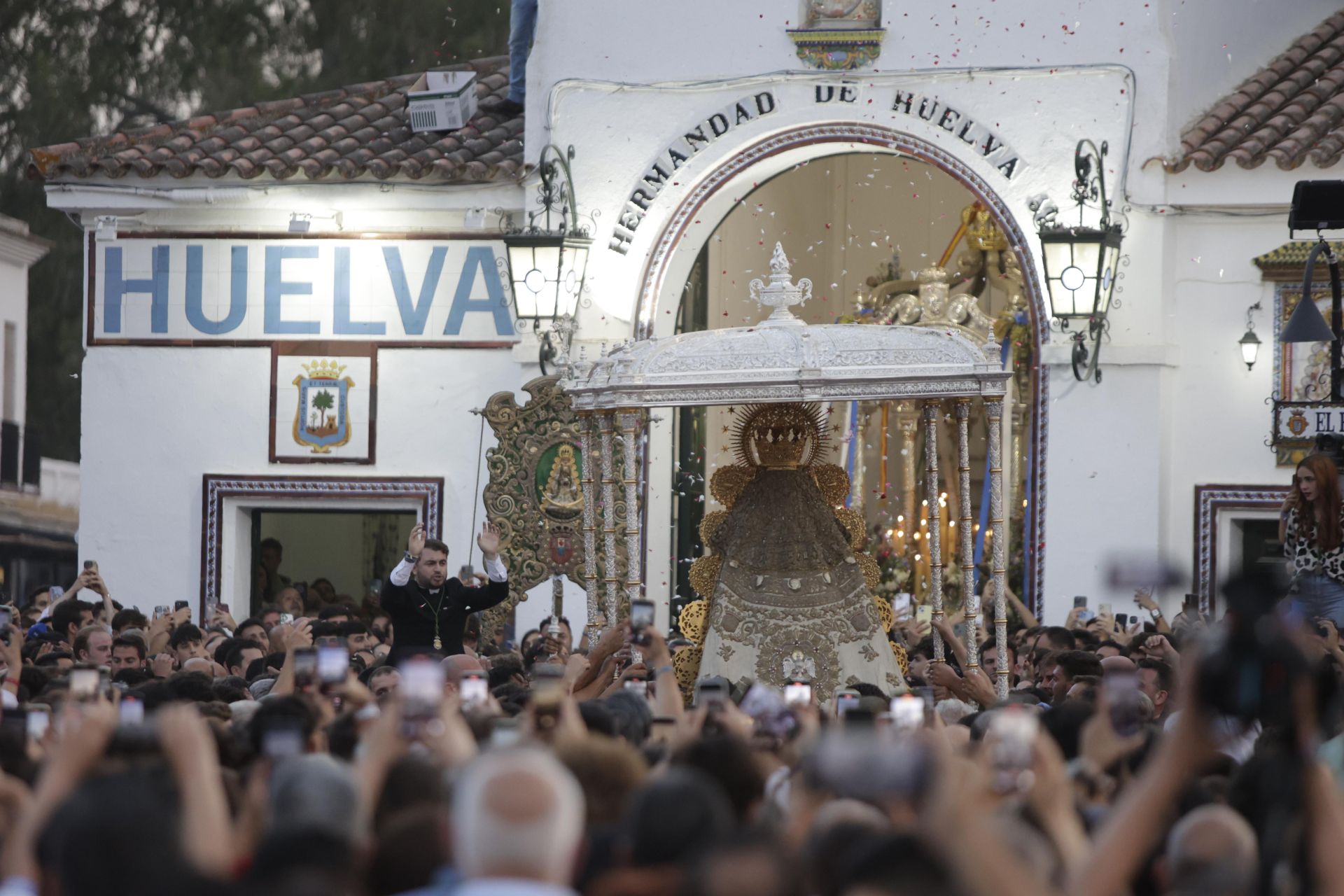 La Virgen del Rocío visita a Huelva
