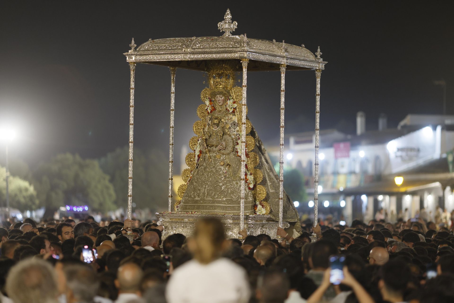 La Virgen del Rocío visita a Triana