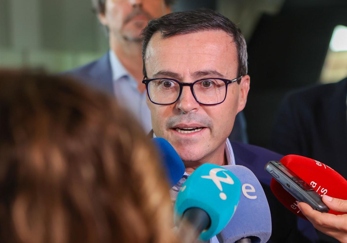 El líder del PSOE de Extremadura, Miguel Ángel Gallardo