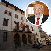 La surrealista expulsión del alcalde de Aguarón por «acoso laboral» y su más rocambolesca comunicación por el PSOE