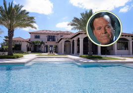 El pueblo andaluz en el que Julio Iglesias tiene una casa con vistas al Mediterráneo