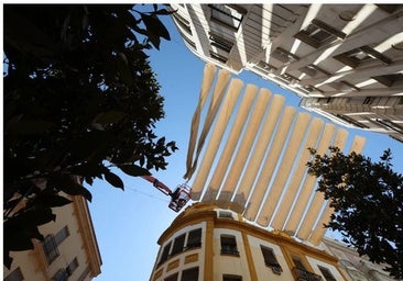 El toldo para aliviar el calor en la calle Comercio de Toledo se instalará, esta vez sí, tras el Corpus