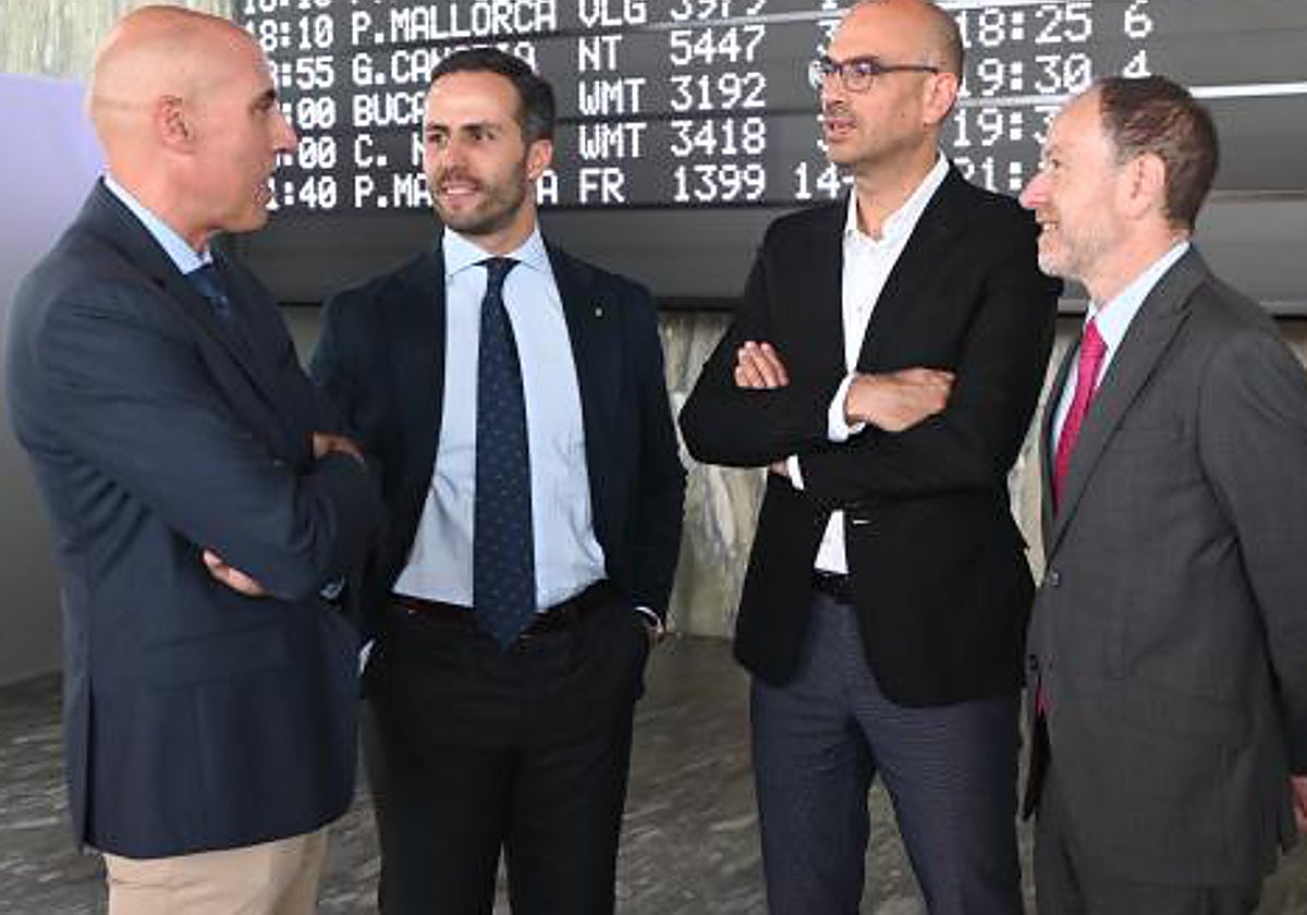 Las autoridades anunciaron la duplicación de frecuencias entre el aeropuerto de Zaragoza y los de Tenerife Norte y Gran Canaria