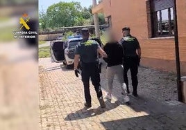 Detenidos por embestir a dos policías locales e intentar robar en una nave de Setenil de las Bodegas, en Cádiz