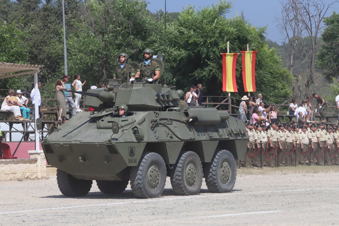 La brillante parada militar de la BRI X en Cerro Muriano, en imágenes