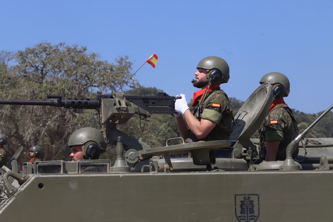 La brillante parada militar de la BRI X en Cerro Muriano, en imágenes