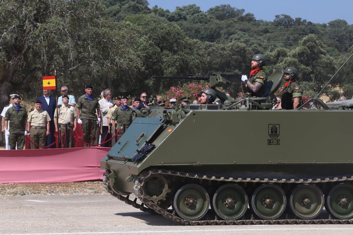 La brillante parada militar de la BRI X en Cerro Muriano, en imágenes