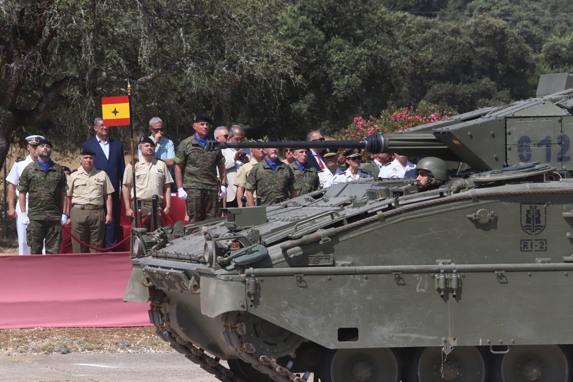 La brillante parada militar de la BRI X en Cerro Muriano, en imágenes