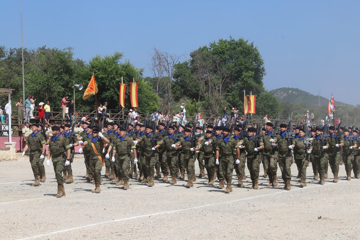 La brillante parada militar de la BRI X en Cerro Muriano, en imágenes