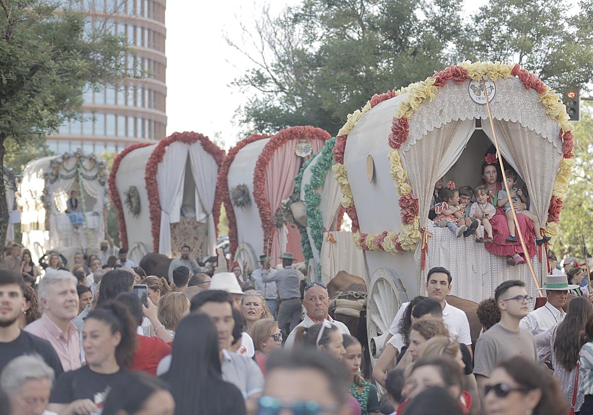 Carretas de la hermandad de Triana regresando a Sevilla