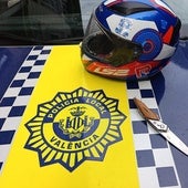 Drogado, sin carné y con una moto robada en el centro de Valencia: chocó y siguió la fuga a pie