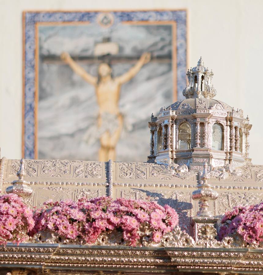 Las cinco hermandades llegan a Sevilla arropadas por una gran cantidad de peregrinos y rocieros