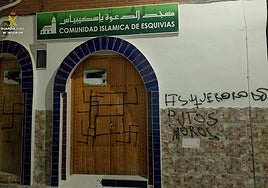 Investigado un hombre por hacer pintadas xenófobas y dejar carne de cerdo en un centro de culto islámico en Esquivias