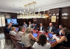 La instalación de 22 surtidores de agua refrigerada en Alicante evita 282.432 botellas de plástico en el último año