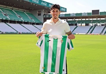 Álex López, la perla de la cantera blanquiverde, renueva hasta 2027