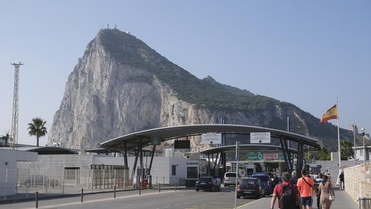 Fin a la verja de Gibraltar: «Si suben los precios no voy»