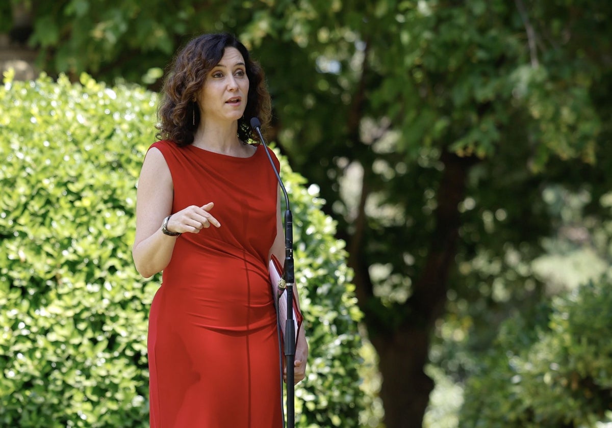 La presidenta de la Comunidad de Madrid, Isabel Díaz Ayuso, durante una rueda de prensa en el marco de su asistencia a la XXVIII Conferencia de Presidentes