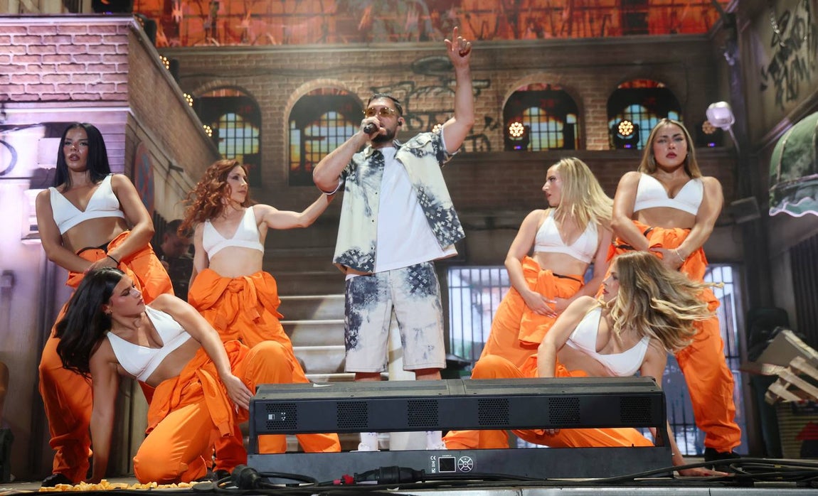 El animado concierto de Omar Montes en la plaza de toros Los Califas de Córdoba