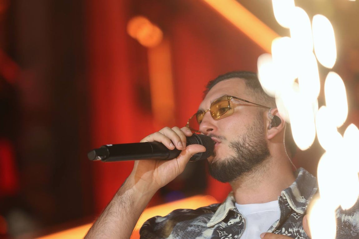 El animado concierto de Omar Montes en la plaza de toros Los Califas de Córdoba