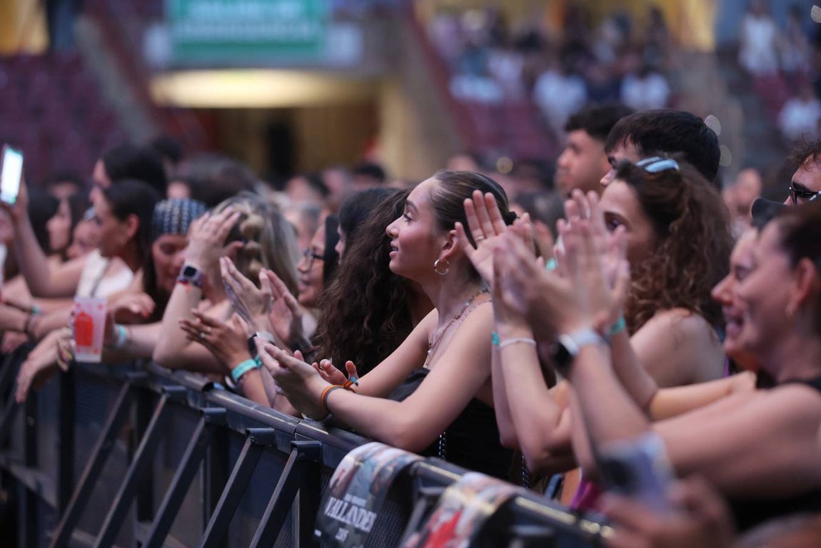 El animado concierto de Omar Montes en la plaza de toros Los Califas de Córdoba