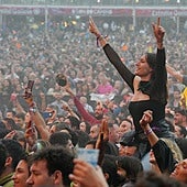 Amaia, Kase.O y Bad Gyal coronan el viernes en Santiago: más sol, más público, más Son