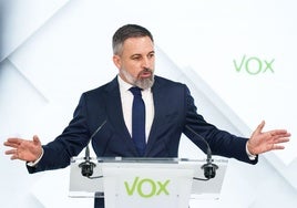 Abascal busca diputados para presentar una moción de censura ante la «inacción» del PP
