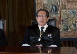 Un magistrado reprocha a Pumpido las prisas con la amnistía: «Es de lo más trascendente en 45 años de este Tribunal»