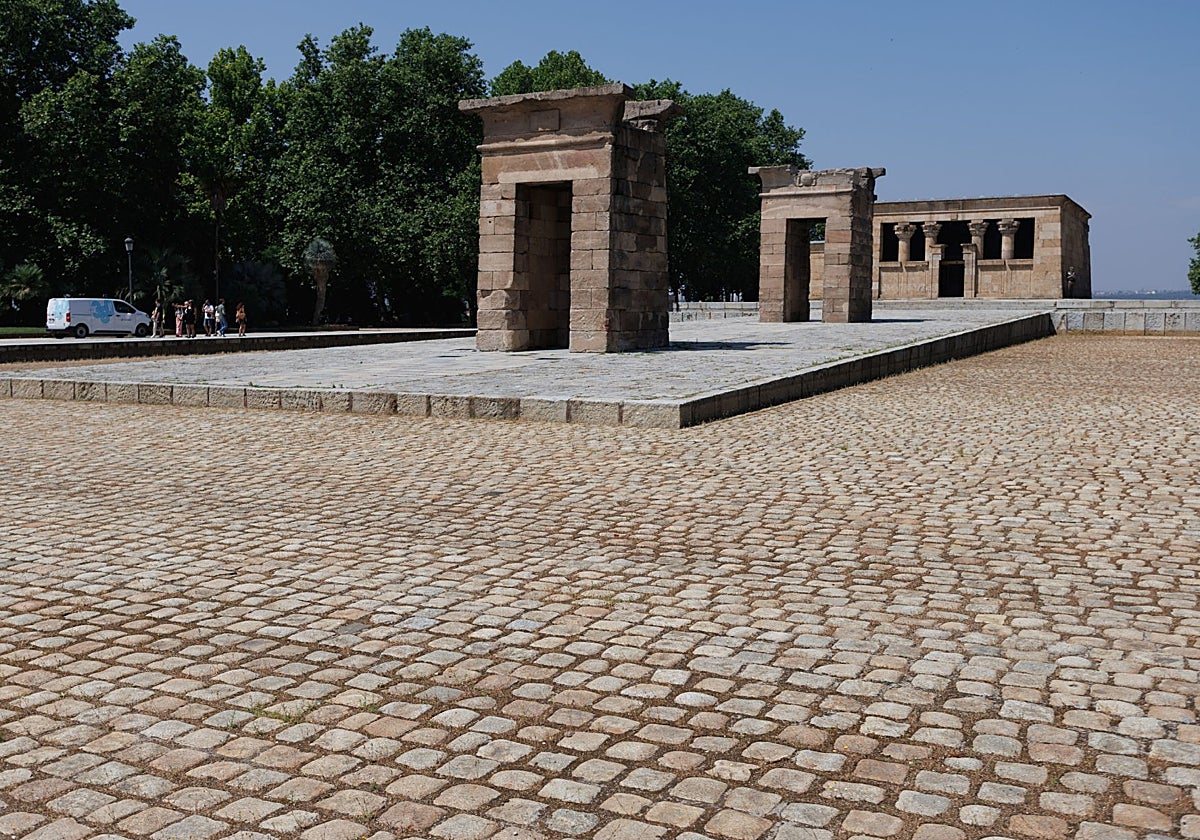 Aspecto actual del estanque del Templo de Debod
