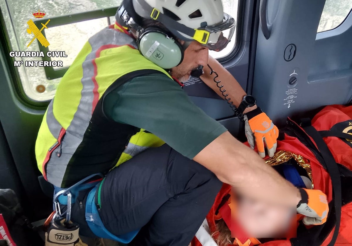 Para el rescate del Río Verde hizo falta un helicóptero