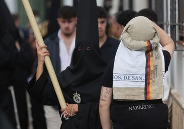 El 66% de los costaleros no va a misa ni recibe sacramentos y la mayoría sacan más de un paso