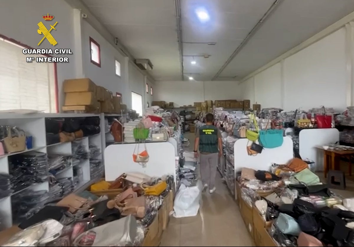 Imagen de los productos falsificados incautados