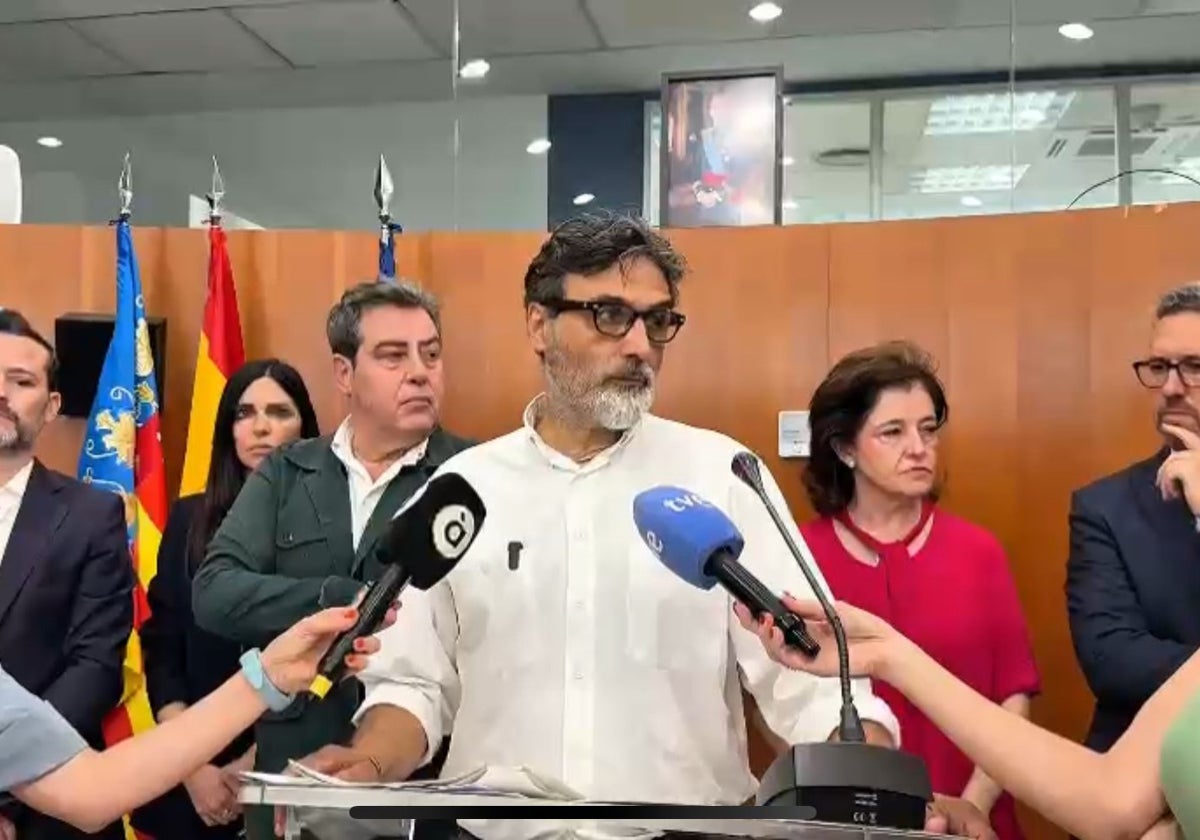 Imagen del portavoz de Vox en Massamagrell, José Manuel Palanca, este lunes en rueda de prensa