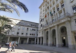 El juez de los contratos del SAS pide a Podemos que «justifique» su personación en el caso
