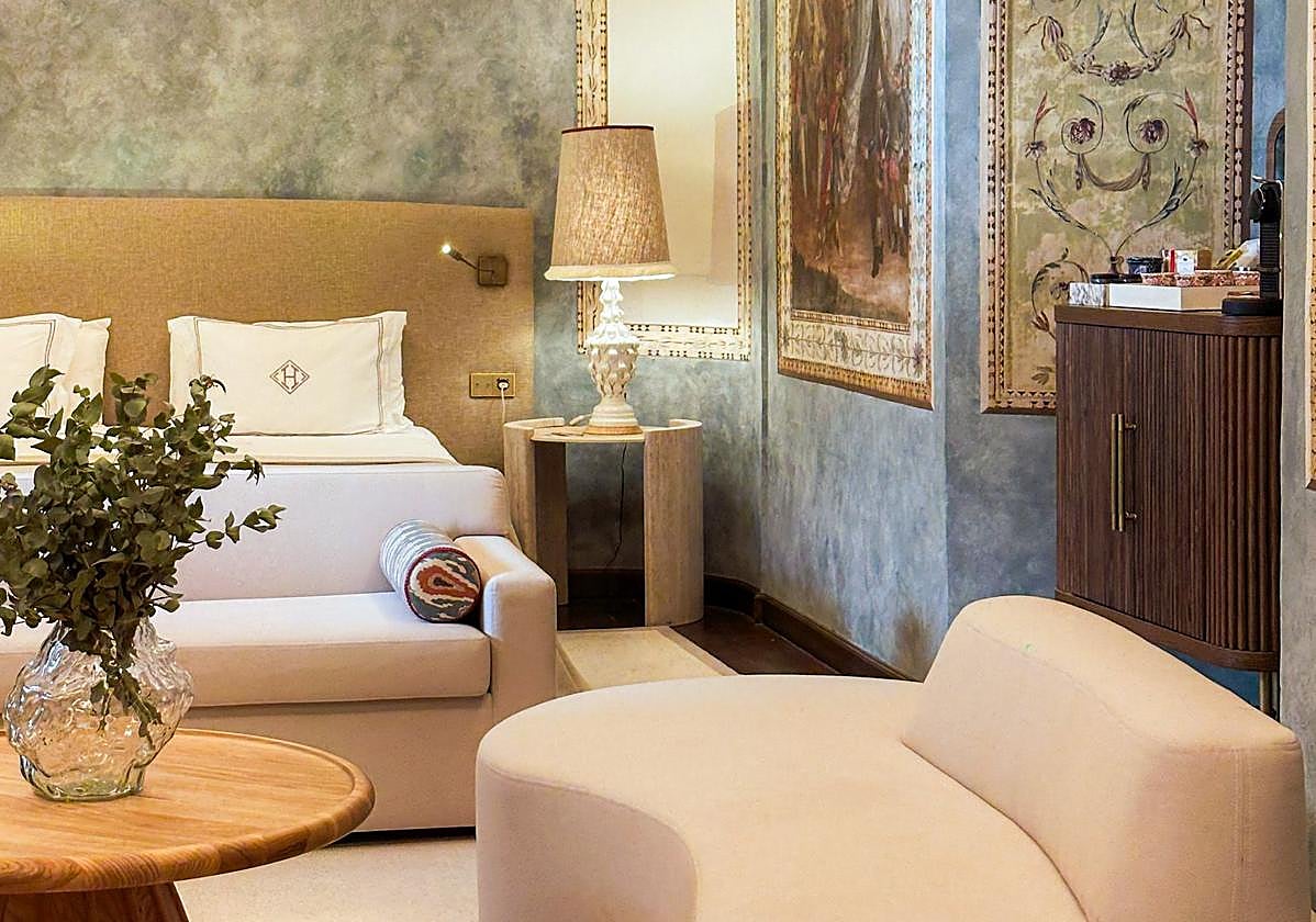 Una de las habitaciones reformadas del hotel Hospes