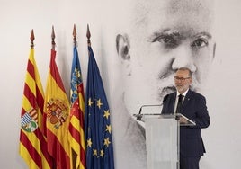 La Diputación envía a los 141 municipios de Alicante un ejemplar del Canelobre dedicado a Rafael Altamira