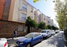 Los bomberos hallan a una anciana muerta sola en su casa de la avenida Tenor Pedro Lavirgen de Córdoba