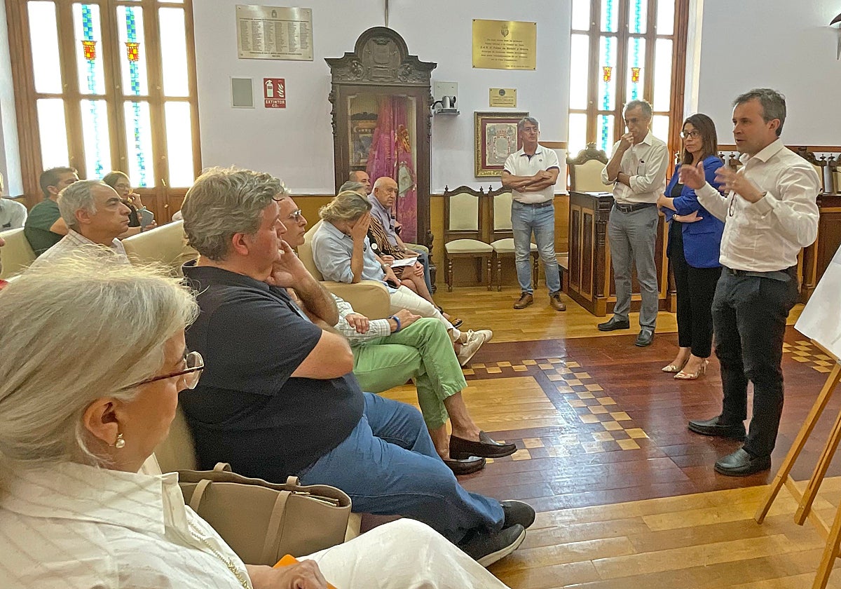 Reunión con los propietarios afectados por la expropiación