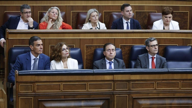 El mensaje de la portavoz de la Ejecutiva Federal a los diputados del PSOE: «Hoy semblantes serios para parecer que no estamos en una situación hiperbólica descontrolada»