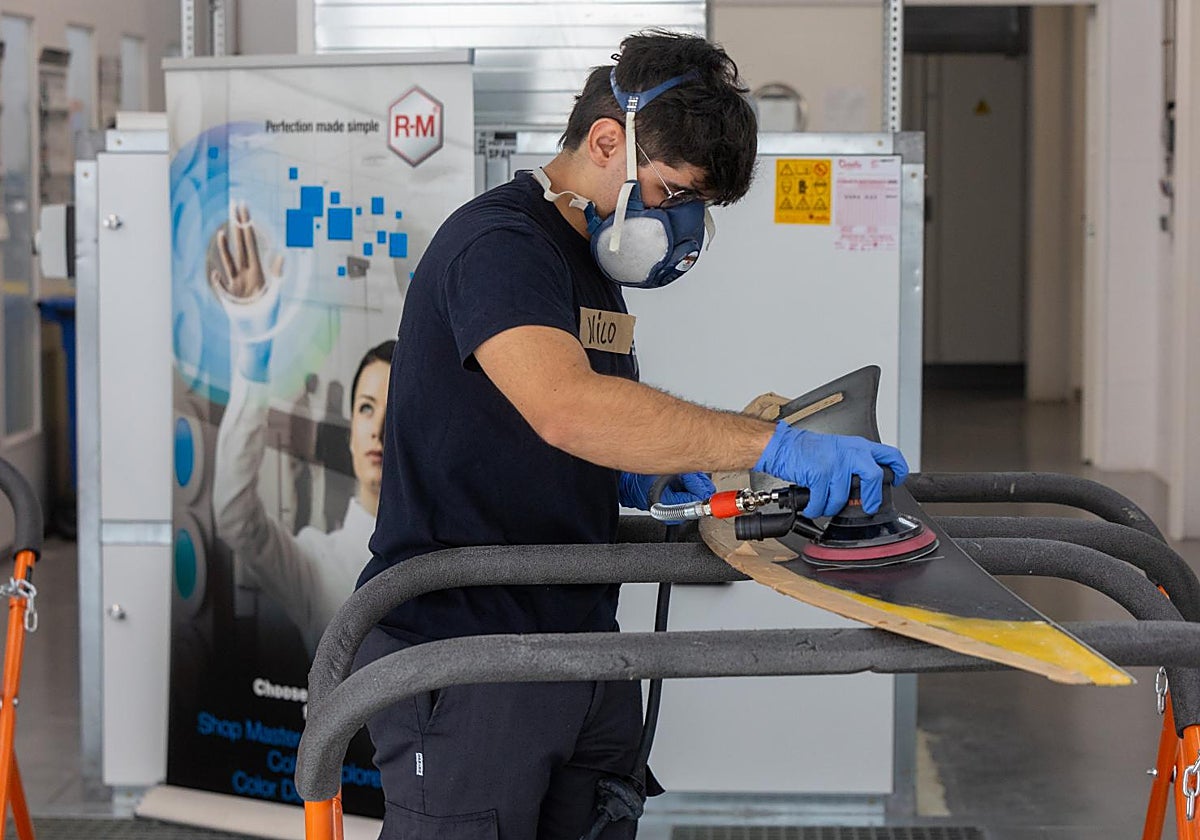 Un alumno de FP en un centro de Sevilla