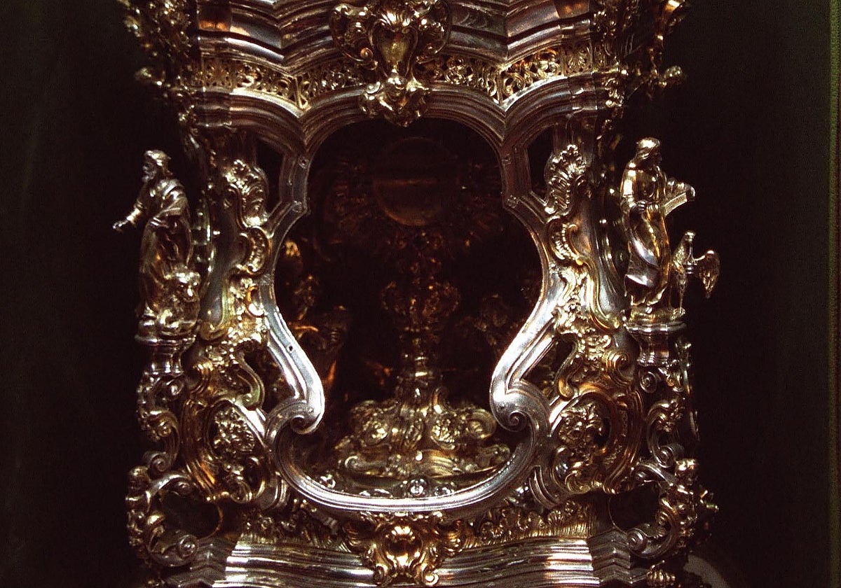 Urna eucarística de Damián de Castro de la parroquia de San Nicolás, en la que procesionará el Corpus de la Sentencia, en imagen de archivo