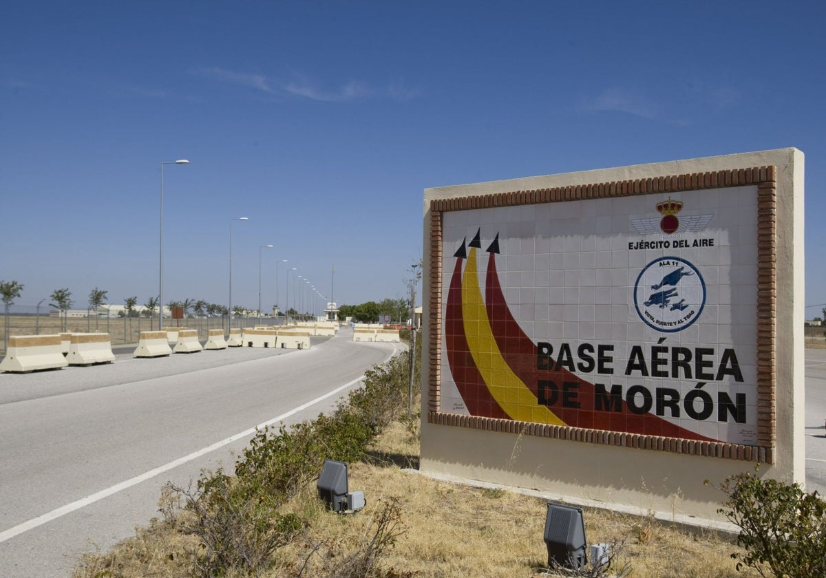 Entrada a la base aérea de Morón de la Frontera (Sevilla)
