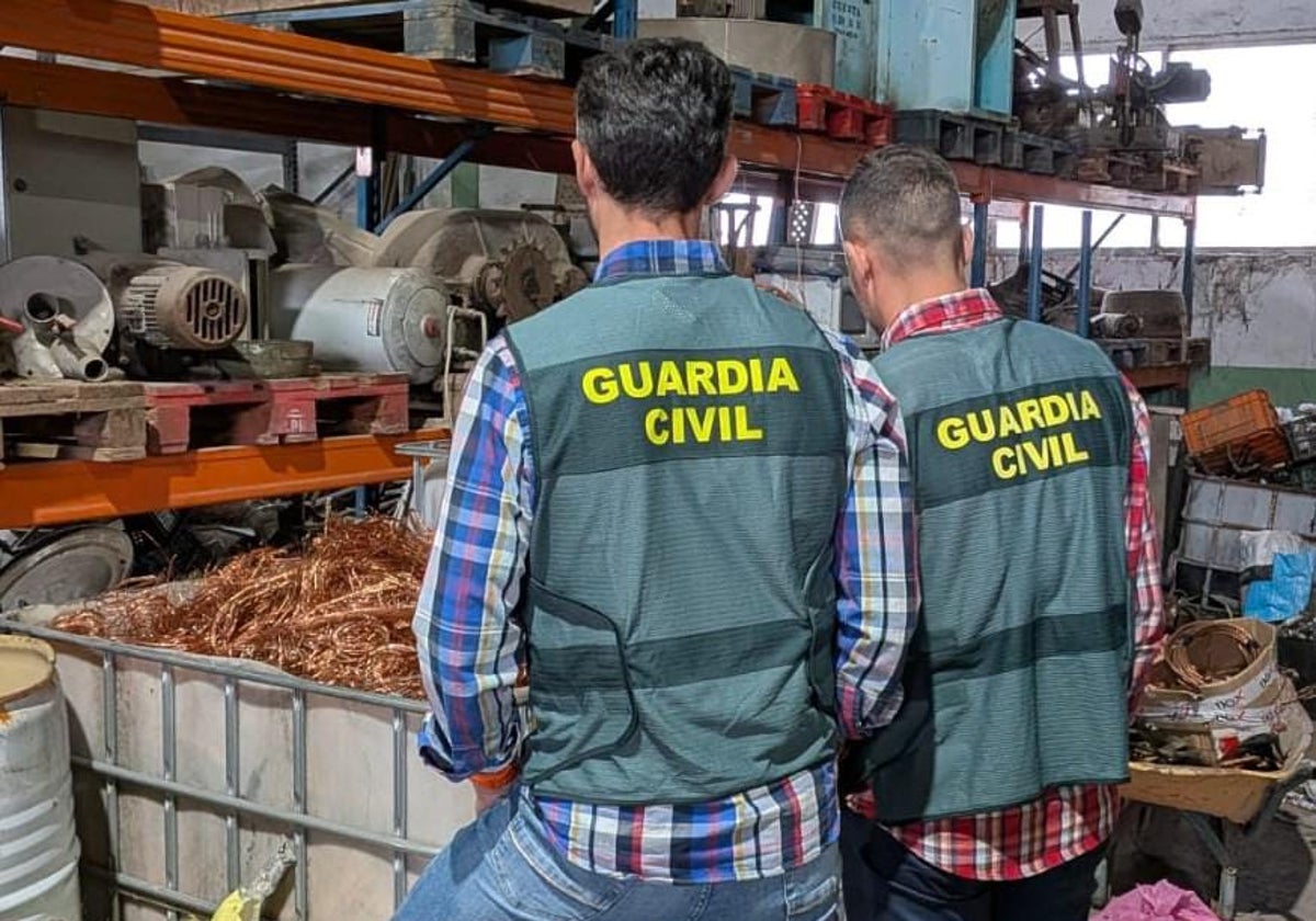 La Guardia Civil localiza en una chatarrería de Andújar 400 kilos de cobre robado