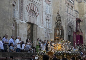 La Custodia de Arfe, con el Santísimo, durante la procesión de 2024