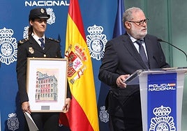 La Policía Nacional premia al periodista de ABC Pablo Muñoz por su labor informativa sobre el terrorismo