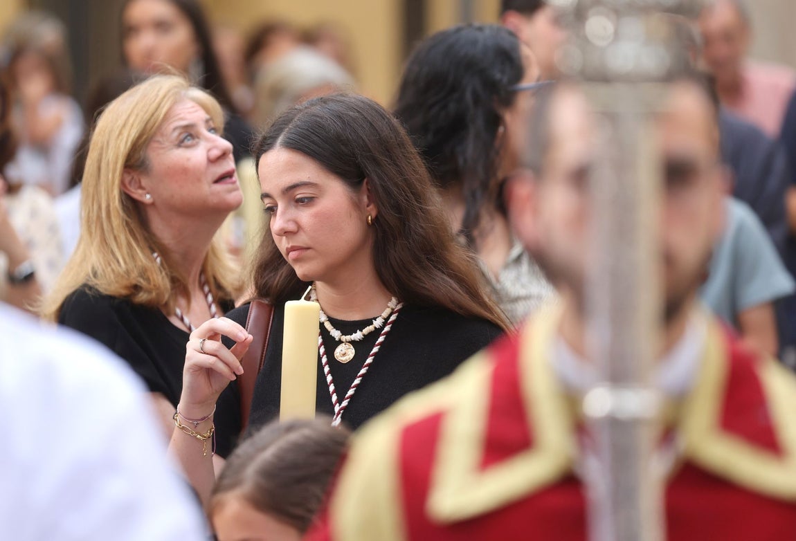 La procesión del Santísimo desde San Nicolás por las calles de Córdoba, en imágenes
