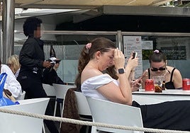 «No pude tomar nada porque la camarera no entendía valenciano»: la excusa de un cliente de bar que no convence