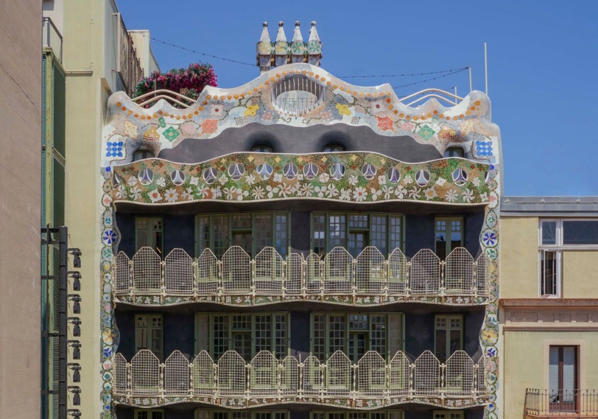La fachada posterior de la Casa Batlló tras la restauración