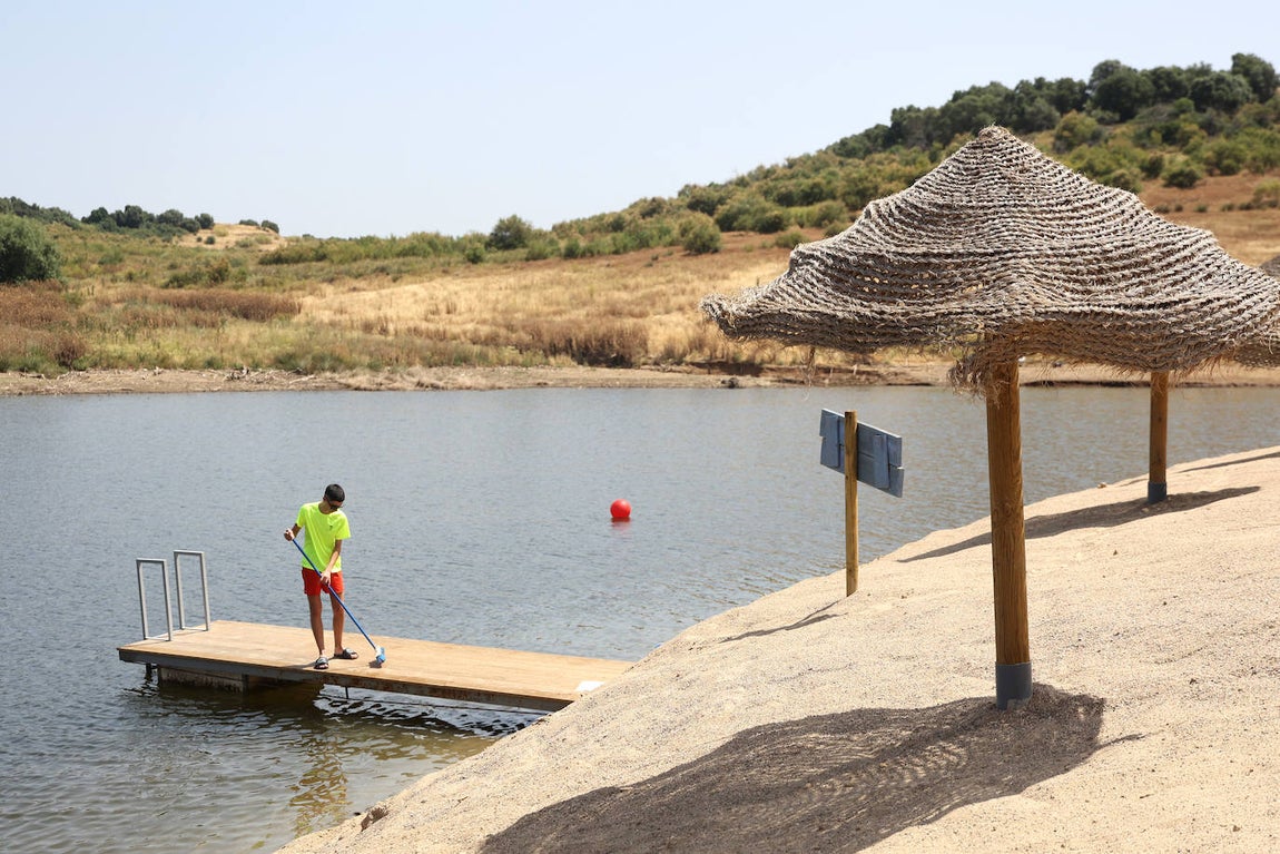 La playa de la Breña en Almodóvar, en imágenes