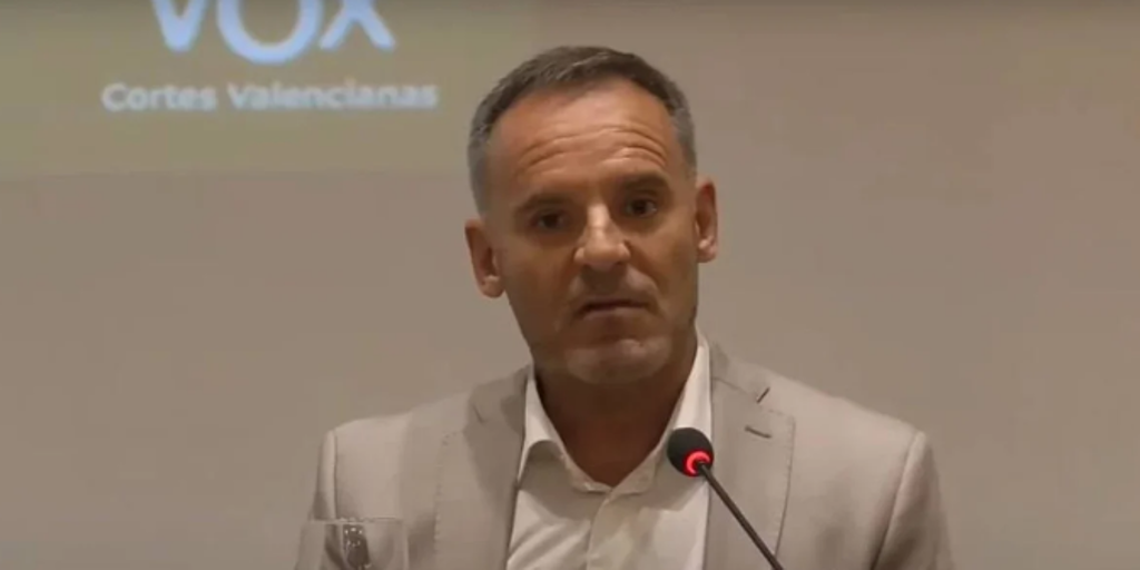 Un inspector de Policía se enfrenta a cárcel por vincular inmigración ilegal y delincuencia en un acto de Vox